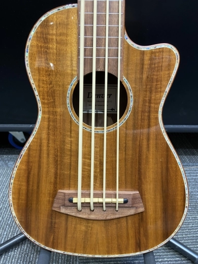 Denver Ukulele Bass Fretless Acacia 2